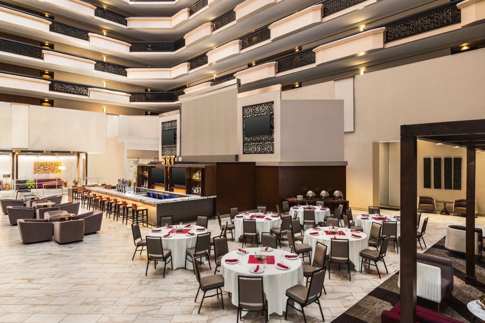 Embassy Suites By Hilton Phoenix Downtown North Екстериор снимка